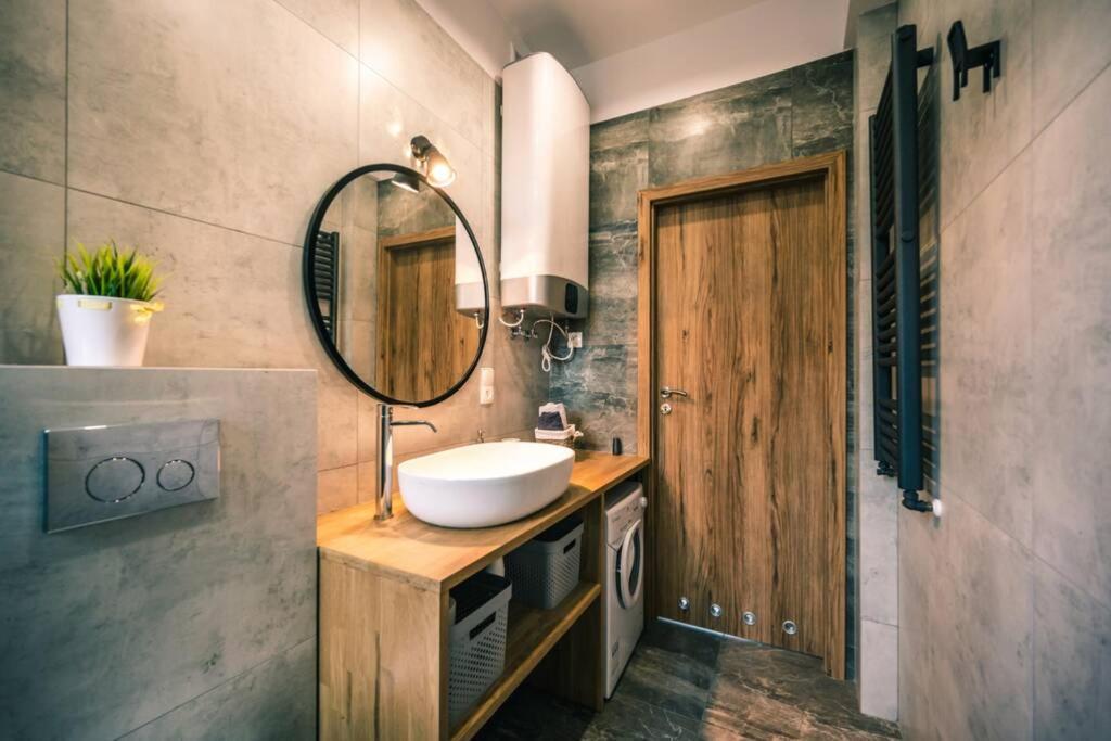 Ferienwohnung Apartament Poczta Polska, Wyjatkowy I Nowoczesny Danzig Exterior foto